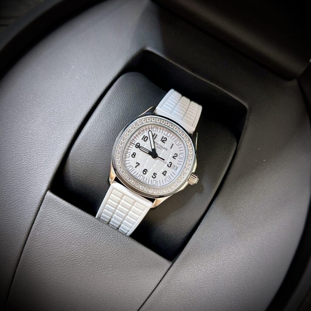 Patek Philippe Aquanaut 5067G 35.6mm SS (PP Factory Super Clone 1:1) Black Dial on Rubber Strap – PP Clone Caliber Automatic
