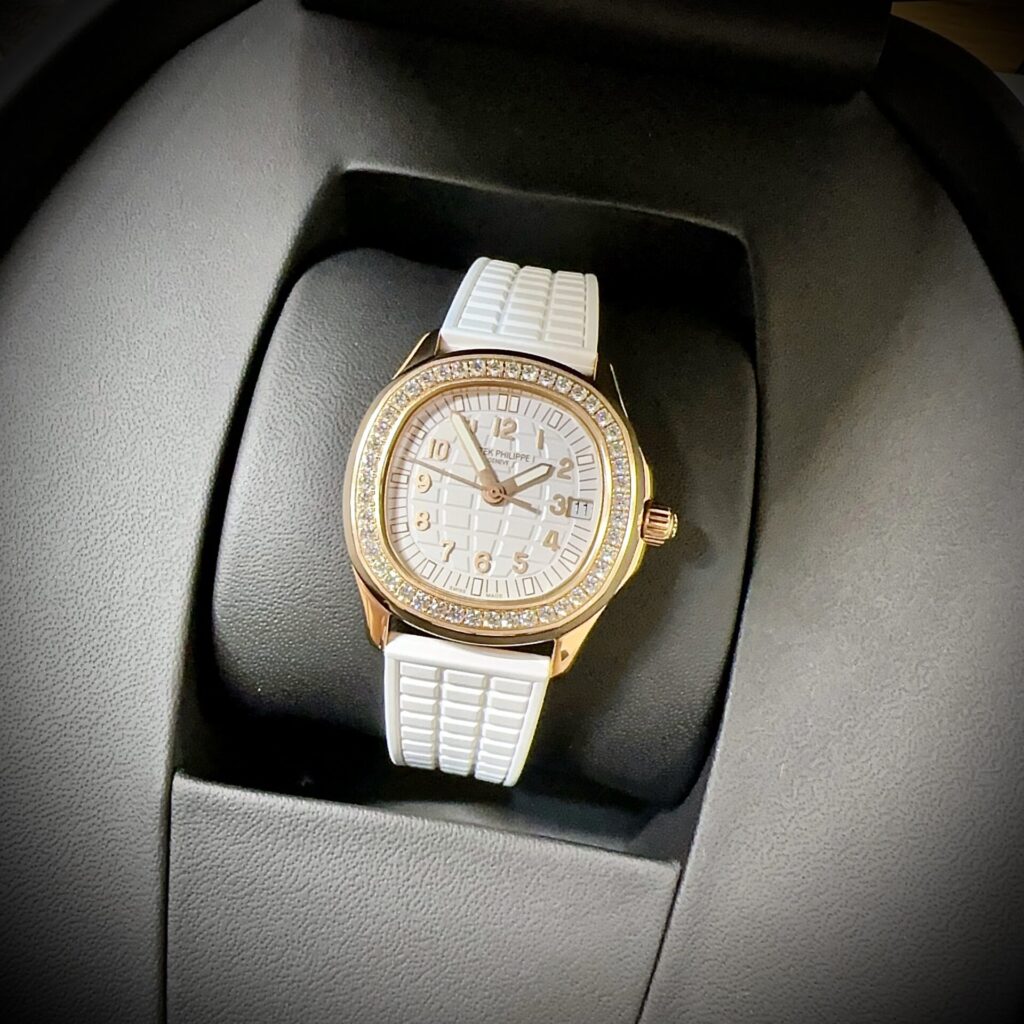Patek Philippe Aquanaut 5072R (PPF Super Clone) 35.6mm Rose Gold on White Rubber Strap – Automatic Mechanical