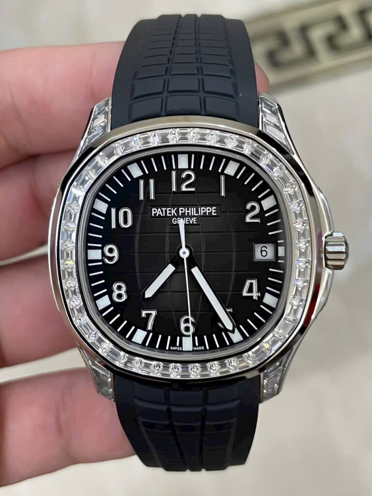 Patek Philippe Aquanaut 5167G 40mm SS (GR Factory Super Clone) Black Dial on Rubber Strap – Clone Automatic