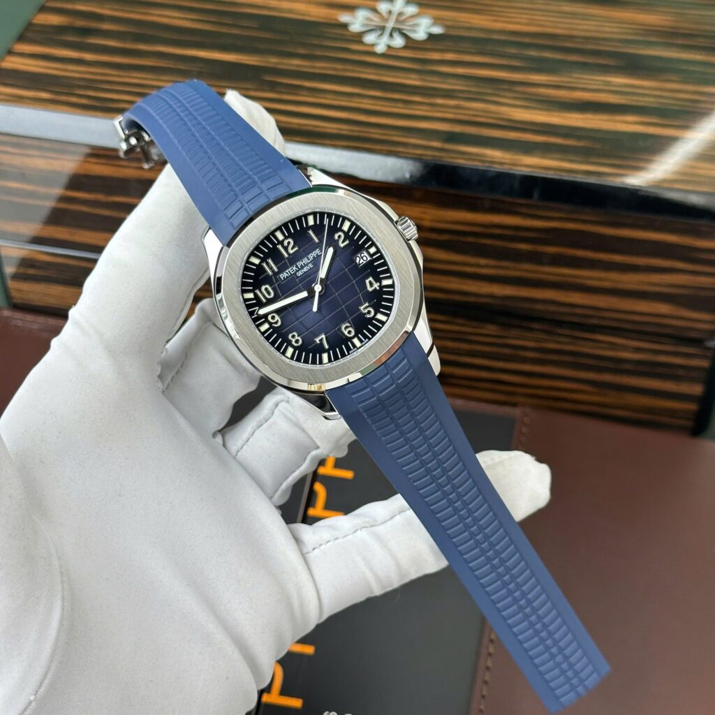 Patek Philippe Aquanaut 5168G 42.2mm White Gold (Super Clone) Blue Dial on Rubber Strap – Automatic 28800 vph