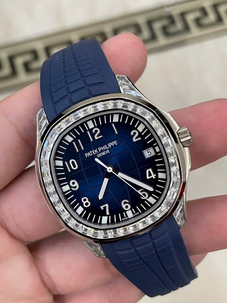 Patek Philippe Aquanaut 5168G 42mm SS (GR Factory Super Clone) Blue Dial on Blue Rubber Strap – Mechanical Caliber