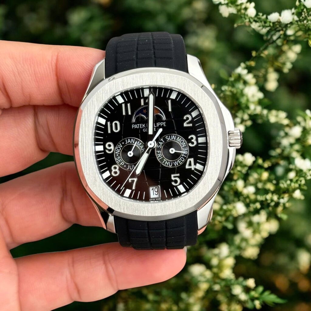 Patek Philippe Aquanaut 5261 (Super Clone) 40mm SS Black Dial on Black Rubber Strap – Best Quality