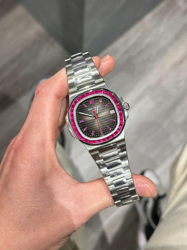 Patek Philippe Nautilus 5711 (Super Clone) 40mm SS with Ruby Red Bezel – Cal. 324 S C Automatic