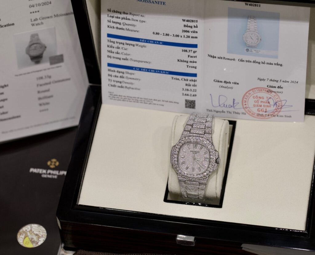 Patek Philippe Nautilus 5719 40mm Moissanite Diamonds (Super Clone) Diamond-studded Dial on Stainless Steel Bracelet – Automatic Movement
