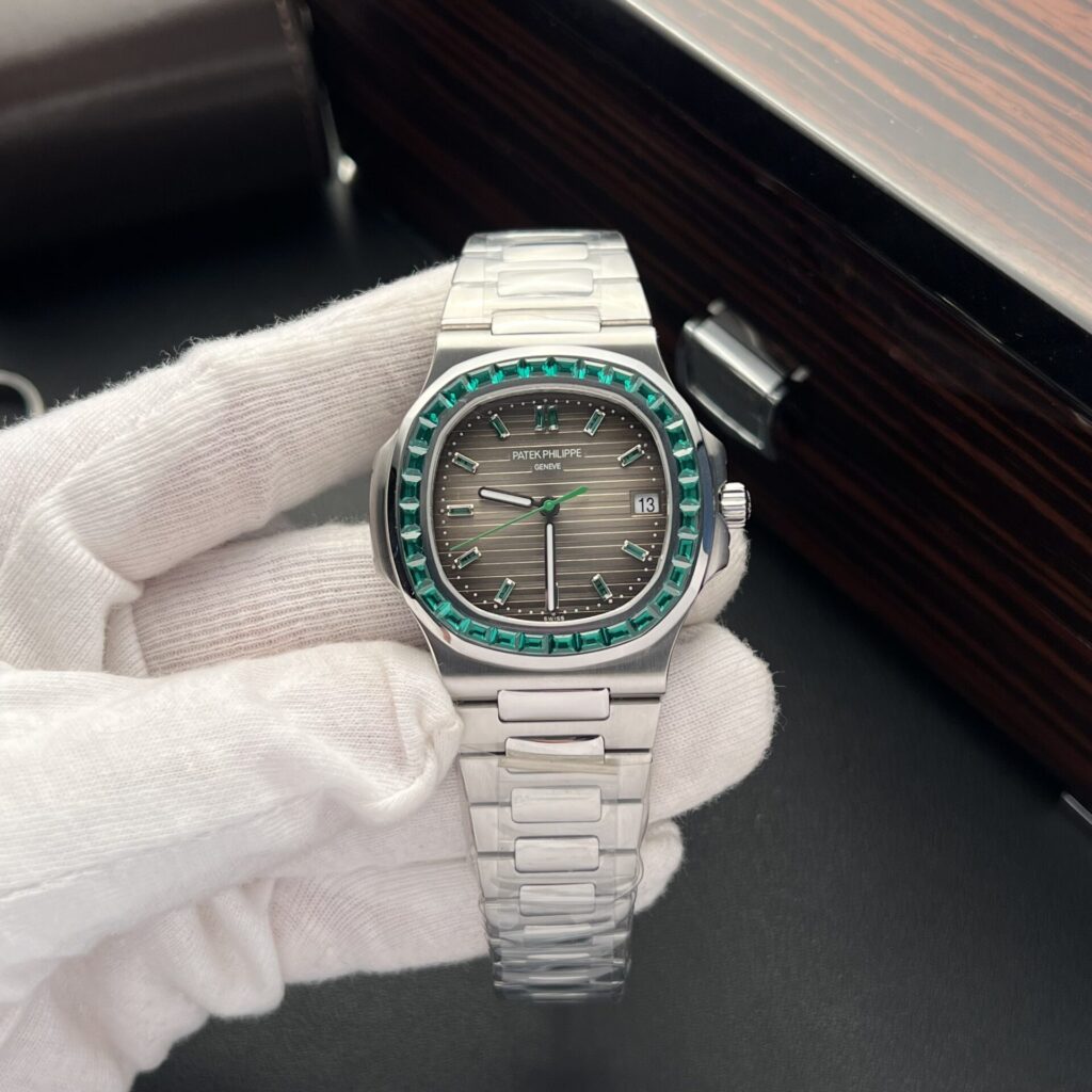 Patek Philippe Nautilus 5723 40mm SS (Super Clone) Gray Dial on Metal Wire Bracelet – Japanese Automatic