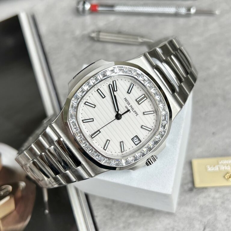 Patek Philippe Nautilus 5723 40mm Metal (Super Clone) White Dial on Metal Wire Bracelet – Automatic Movement