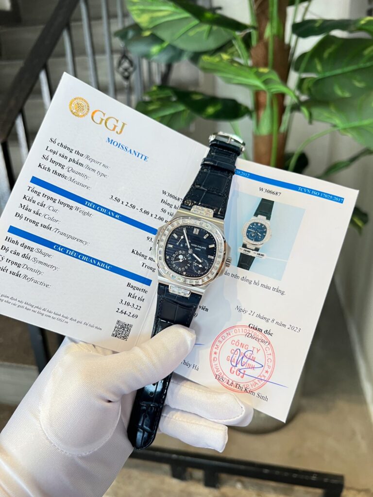 Patek Philippe Nautilus 5724 40mm SS (Super Clone) Black Dial with Moissanite Diamond Hour Markers on Custom Leather Strap – Diamond Encrusted Bezel