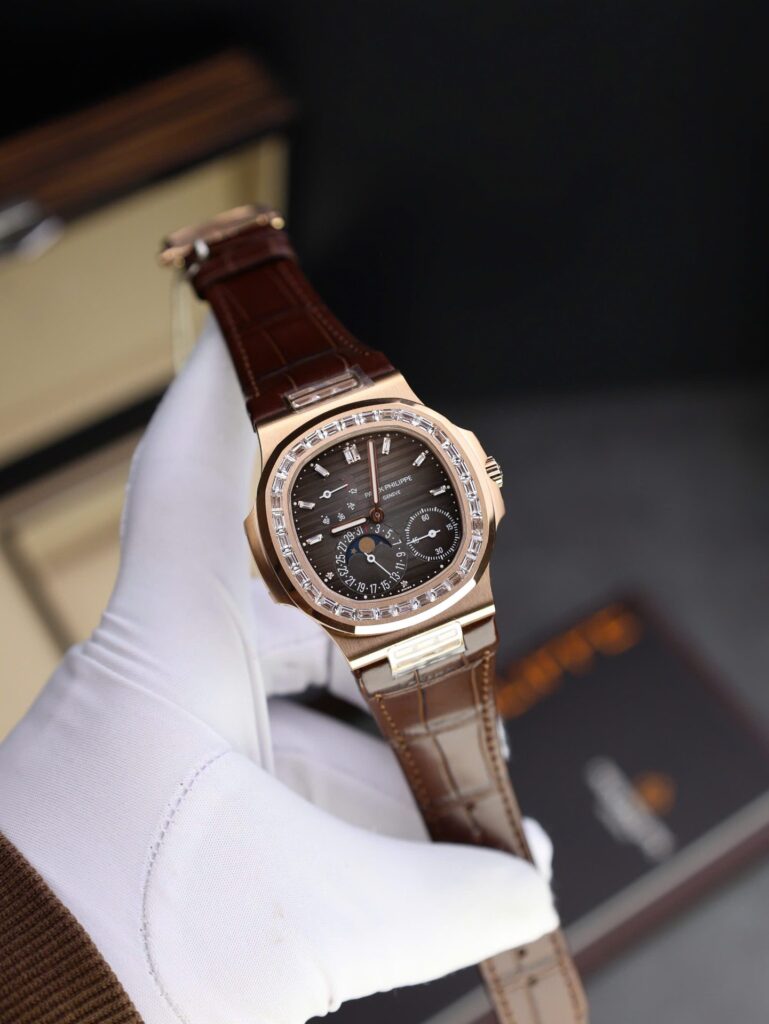 Patek Philippe Nautilus 5724 40mm Rose Gold (PPF Super Clone) Blue-Gradient Dial with Diamond-Embedded Bezel – Automatic Caliber 28,800 vph