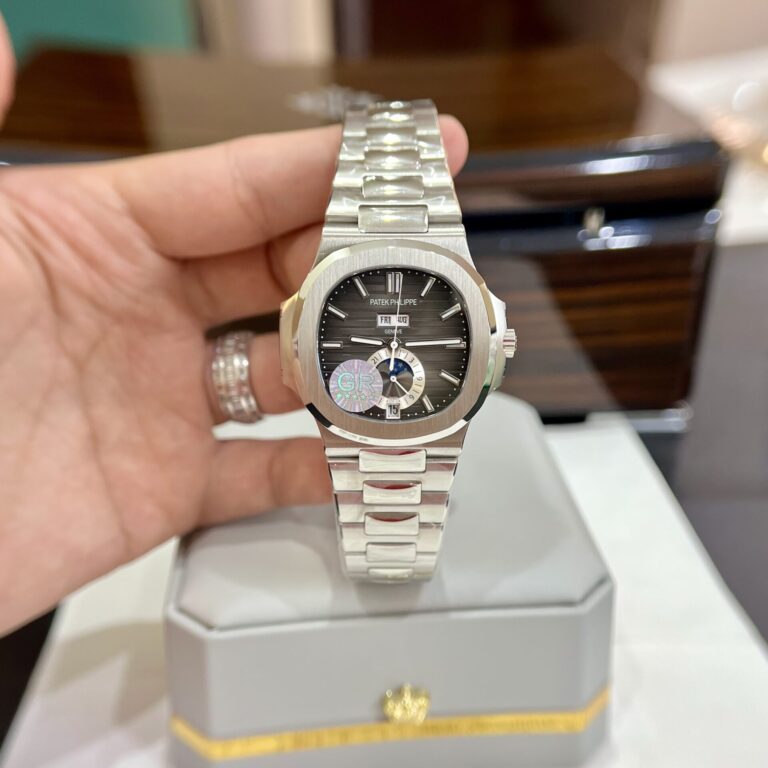 Patek Philippe Nautilus 5726G (GR Factory Super Clone) 40.5mm Stainless Steel Gray Dial on Integrated Bracelet – Super Clone