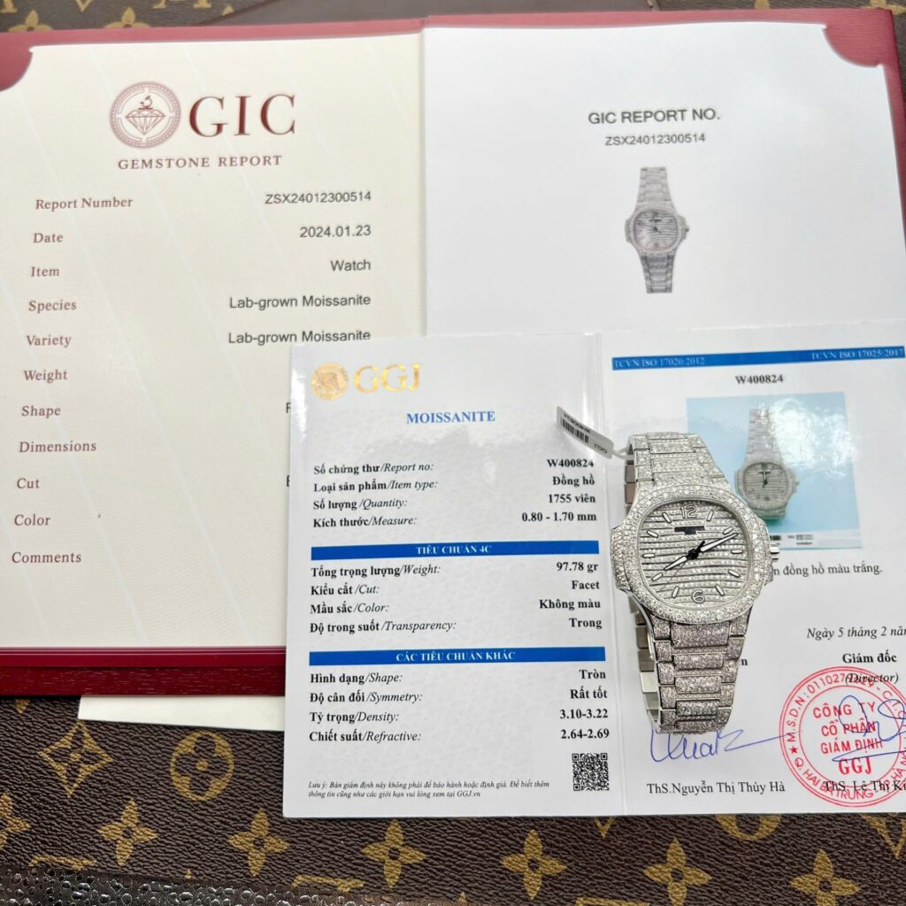 Patek Philippe Nautilus 7118 35.2mm SS (Best Super Clone) White Dial with Diamond Indexes and Diamond-Decorated Bezel – Automatic Mechanical