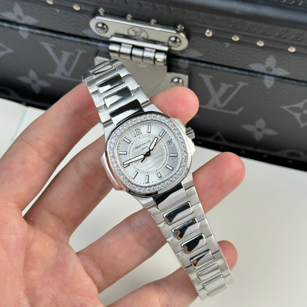 Patek Philippe Nautilus 7010 32mm SS (Super Clone) White Dial on Stainless Steel Bracelet – Quartz Automatic