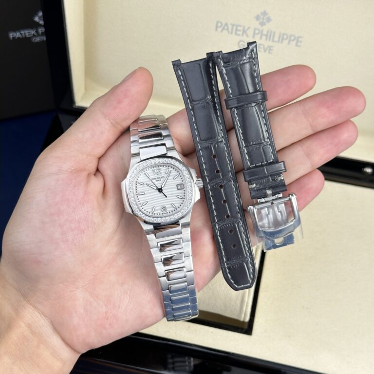 Patek Philippe Nautilus 7010 32mm SS (Super Clone) Silver Dial on Metal Wire Bracelet – Automatic Movement