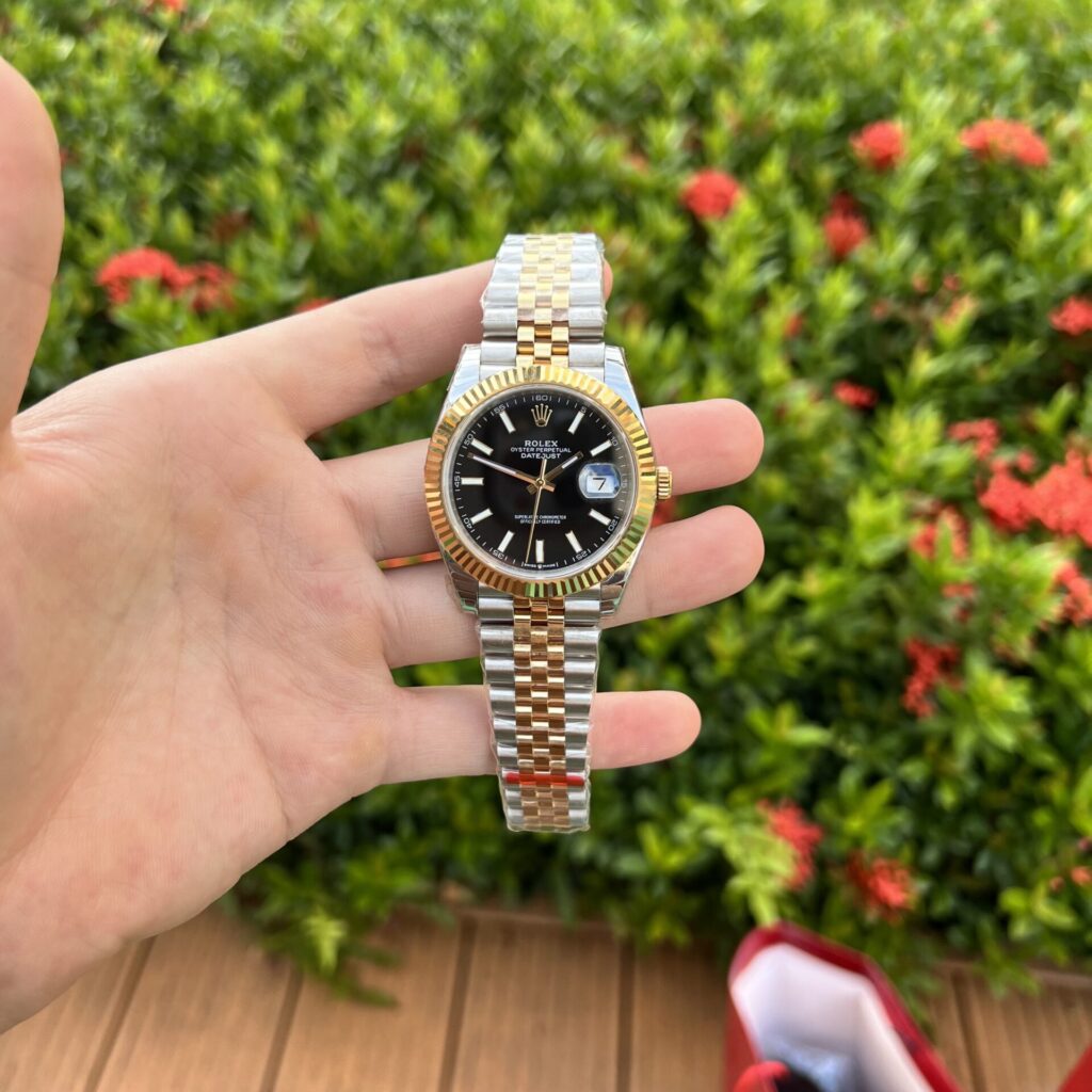 Rolex Datejust 41mm Demi (EW Factory 1:1 Replica) Black Dial on Two-Tone Gold and Stainless Steel Bracelet – Automatic Movement