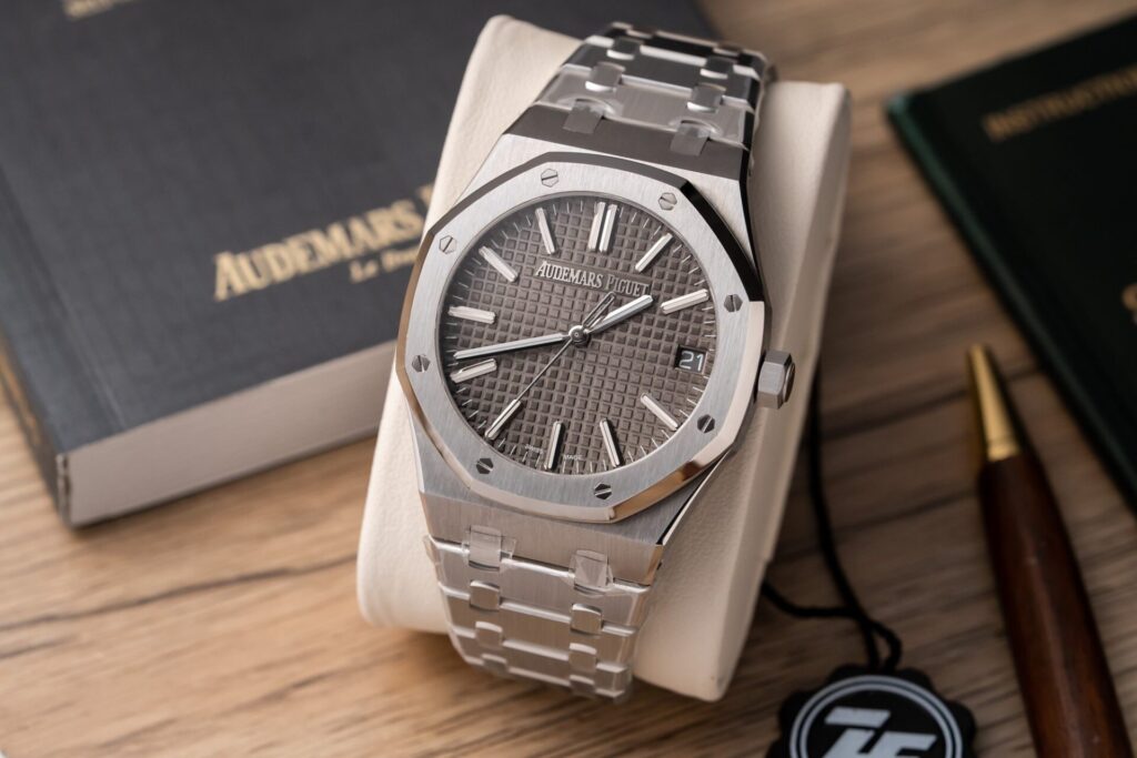 Audemars Piguet Royal Oak 15500ST (ZF Super Clone) 41mm SS Gray Dial on Stainless Steel Bracelet – Calibre 4302 Automatic