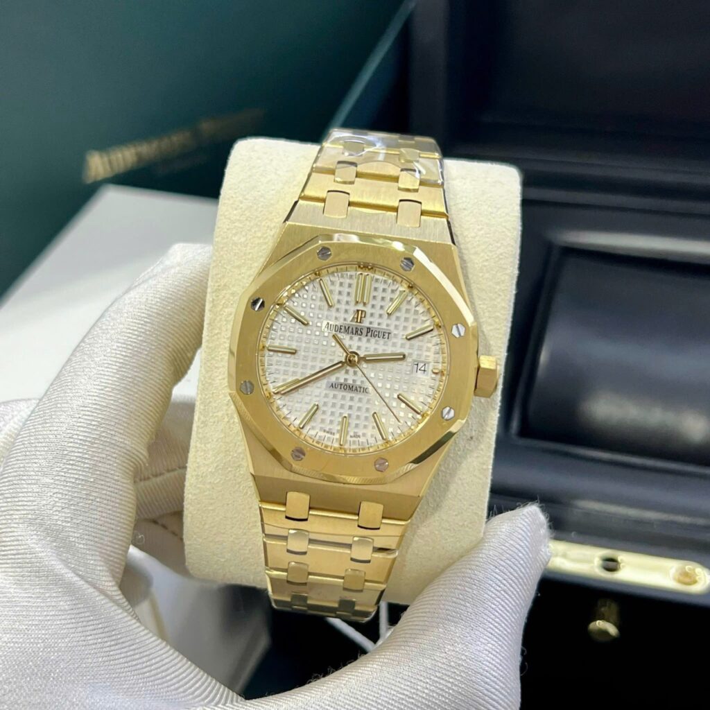 Audemars Piguet Royal Oak 15450 37mm Yellow Gold IP (Super Clone) Silver Dial on Yellow Gold Bracelet – Automatic Movement 28800 VPH