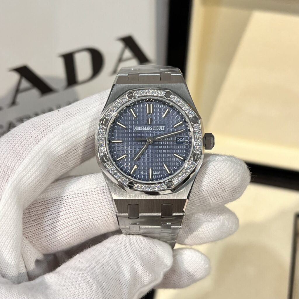 Audemars Piguet Royal Oak Women’s 34mm (Super Clone) with Diamonds