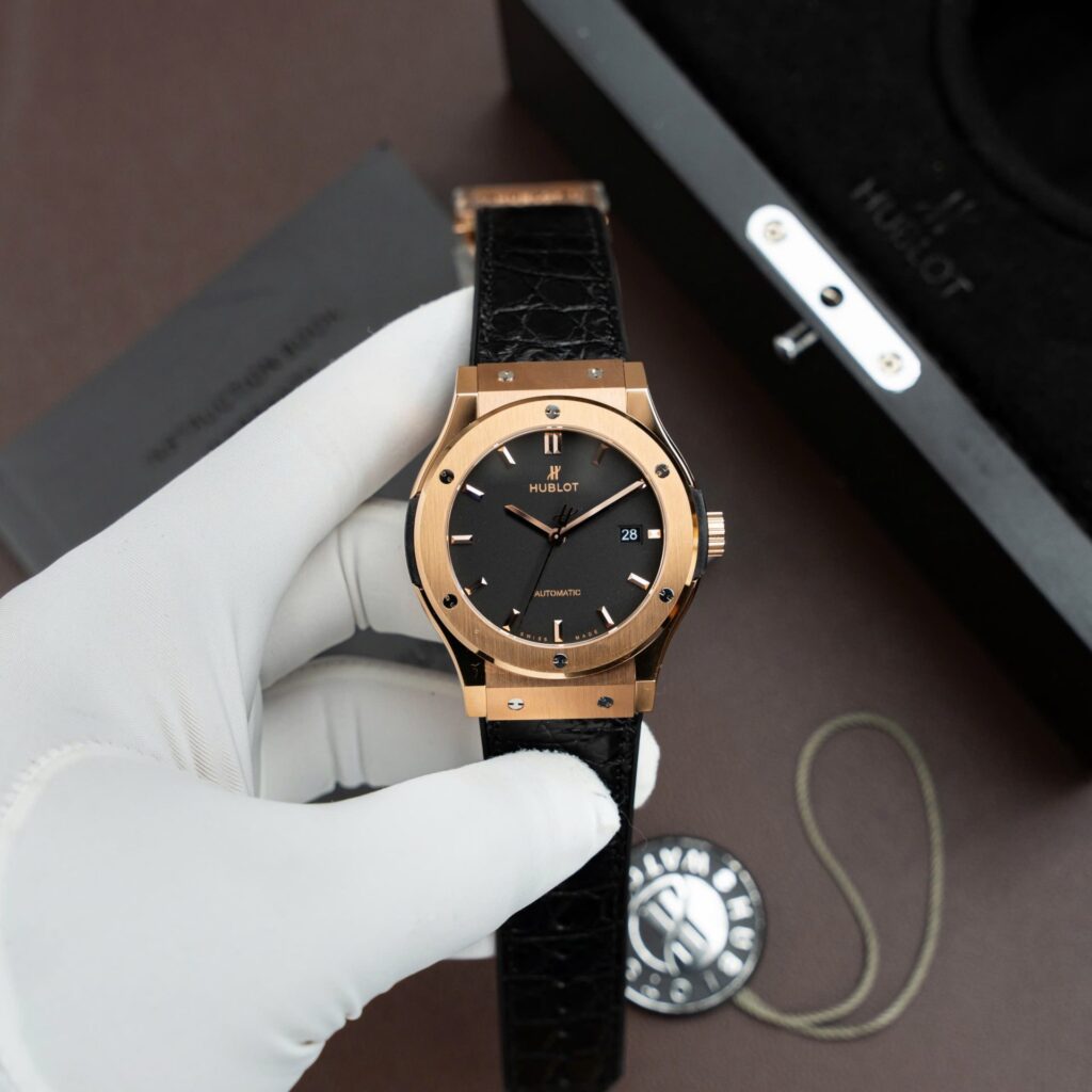 Hublot Classic Fusion King Gold 42mm (Super Clone) Black Dial on Crocodile Leather Strap – SW300 Movement