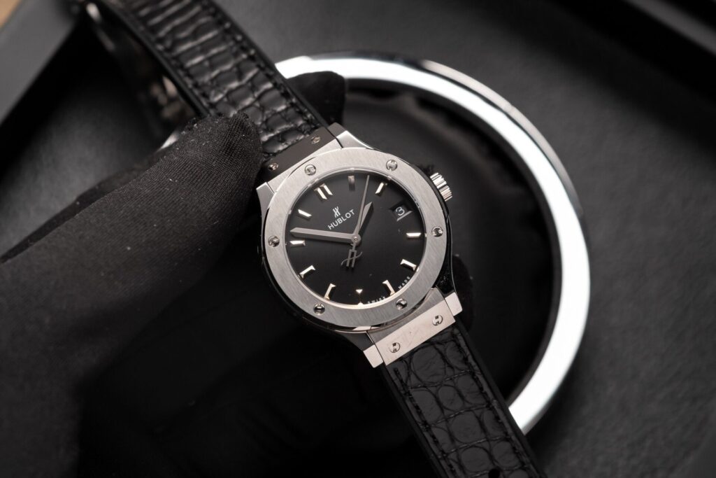 Hublot Classic Fusion 33mm (HB Factory 1:1 Super Clone) Black Dial on Leather Strap
