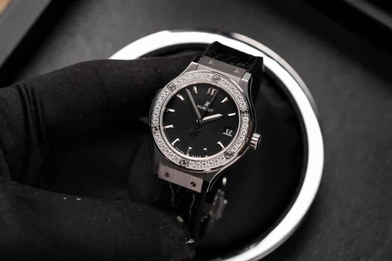 Hublot 1:1 Replica 33mm (HB Factory) Black Dial with Diamonds Bezel – Super Clone