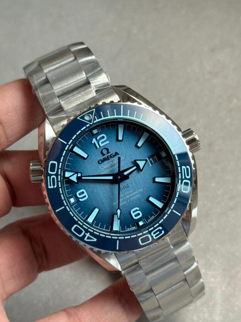 Omega Seamaster Planet Ocean 39.5mm SS (VSF 1:1 Best Edition) Summer Blue Dial on Stainless Steel Bracelet – VS8800 V4 Super Clone