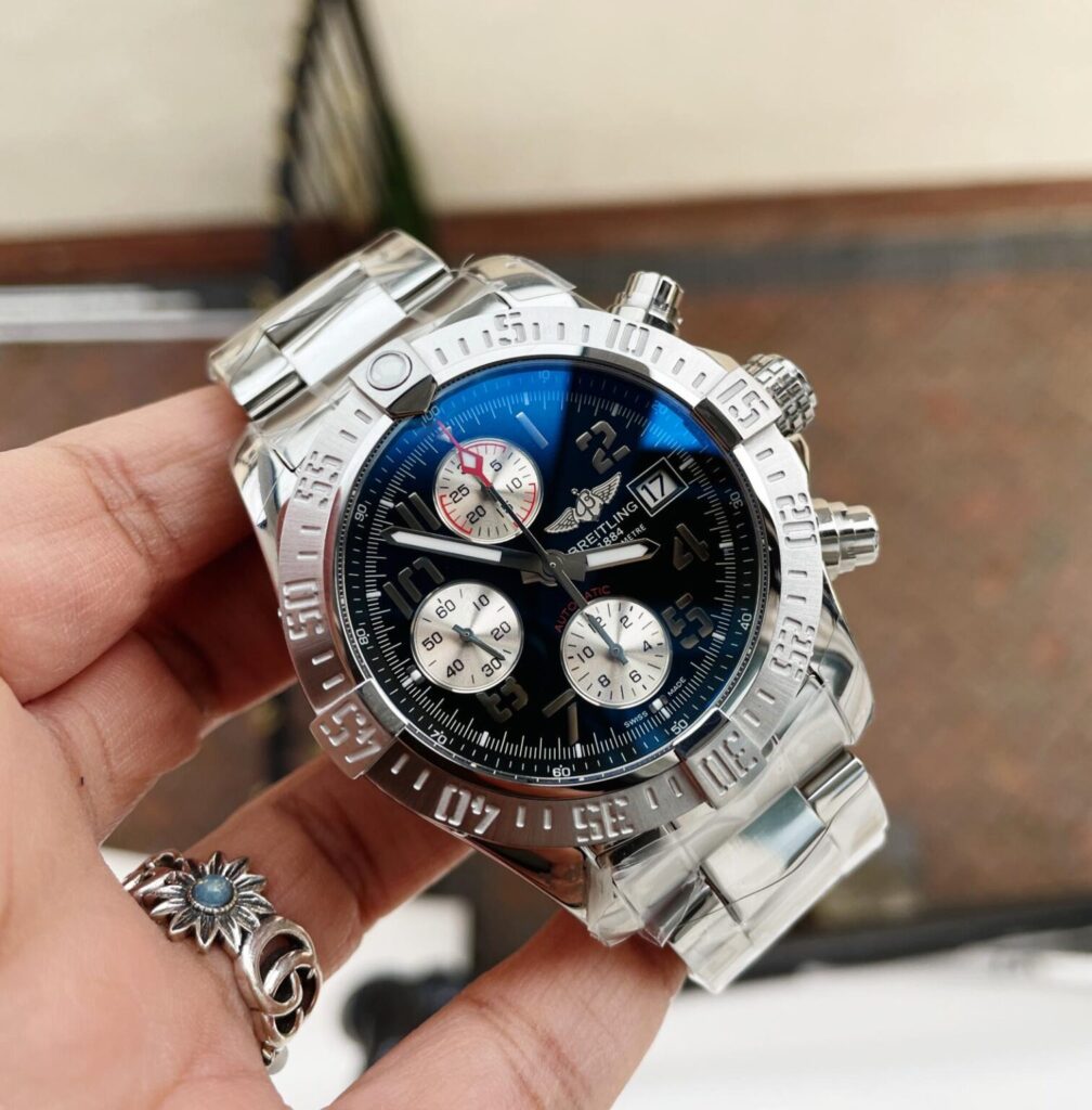 Breitling Avenger II Chronograph 43mm SS (GF 1:1 Best Edition) Gray/White Dial on Stainless Steel Bracelet – A7750 Super Clone