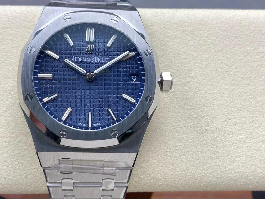 Audemars Piguet Royal Oak 15500ST.OO.1220ST.01 (Super Clone) 41mm SS Black Dial on Stainless Steel Bracelet – Calibre AP 4302